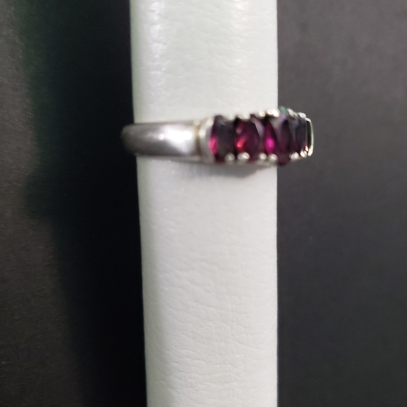 Sterling Silver Garnet Ring Size 6.5 - Picture 2 of 2